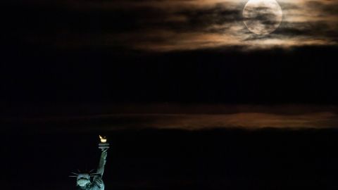 Los primeros nativos de América aguardaban pacientemente que se presentará la última luna de invierno