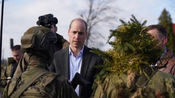 Rusia se burla del príncipe William durante su visita a las tropas en Polonia