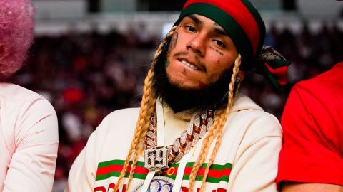 Tekashi 69 en una pelea de la UFC en 2021.