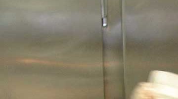 El estudiante abusado ahora reconoce sentir arrepentimiento por haberse dejado cautivar por la empleada del comedor