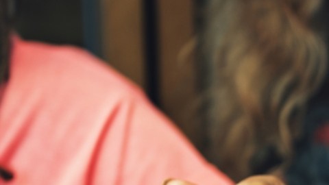Hacer amigos como adulto es posible, según los consejos de un psicólogo