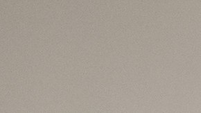 Mujer afroamericana trabajando en una oficina