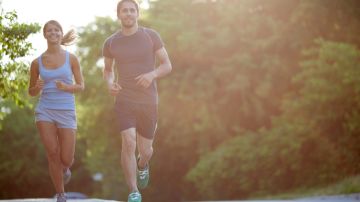 Correr mucho puede envejecer tu rostro más rápido, según un cirujano plástico
