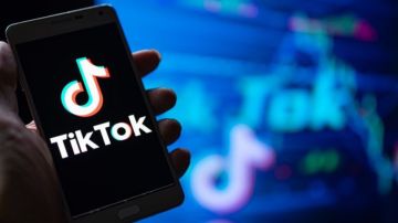 Muchos pa'ises han prohibido a empleados de gobierno instalar TikTok.