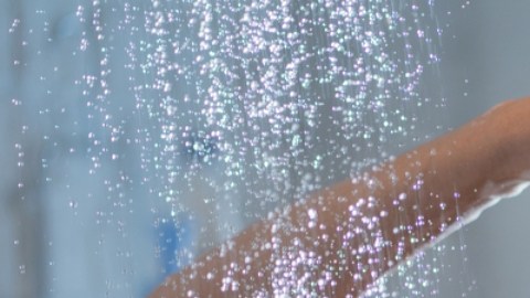 Con qué frecuencia debes lavar tu cabello para que se mantenga saludable