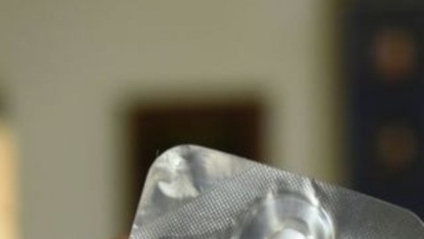 Además de administrar Narcan, se debe llamar al 911.