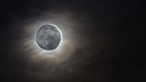 La luna nueva de marzo es ideal para manifestar tus deseos.