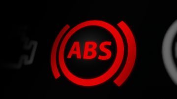 Señal ABS en el tablero de tu auto