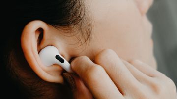 Apple presenta sus nuevos audífonos inalámbricos over-ear