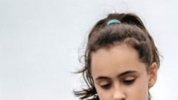 El gobernador republicano Spencer Cox firmó leyes para proteger a menores en las redes sociales.