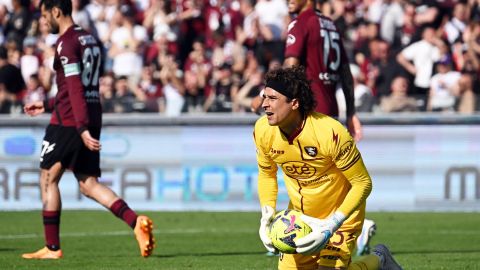 Memo Ochoa hizo 7 paradas en el partido.