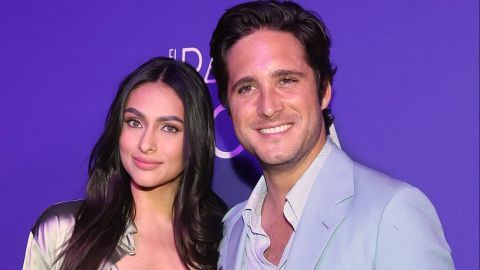 Renata Notni y Diego Boneta desatan rumores de embarazo | Mezcalent.