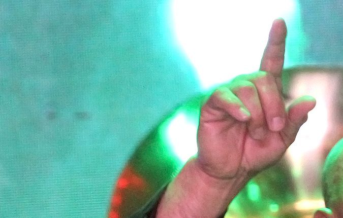 Lupillo Rivera felicita a Christian Nodal | Mezcalent