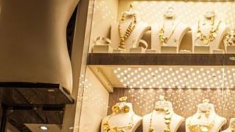 Cómo el oro se volvió una "maldición" para Sudán (y qué tiene que ver con los enfrentamientos que han dejado más de 180 civiles muertos)