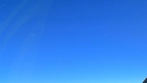 Barcos de guerra y aviones chinos se mantienen alrededor de Taiwán