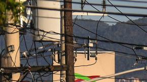 Avenida comercial en Kingston, Jamaica.