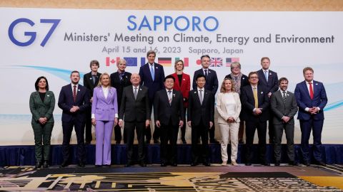 El G7 acuerda acelerar el abandono de combustibles fósiles, pero sin imponerse plazos