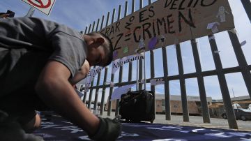 El Salvador exige renuncia de responsables de políticas migratorias de México tras incendio en Ciudad Juárez