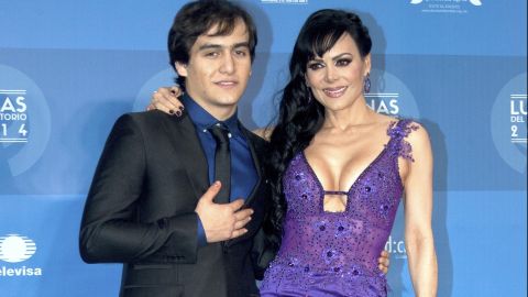 Maribel Guardia presume las flores que llegaron para recordar a su hijo Julián Figueroa | Mezcalent.