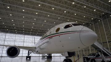 AMLO confirma la venta del lujoso avión presidencial por más de $92 millones de dólares. / Foto: AFP/Getty Images