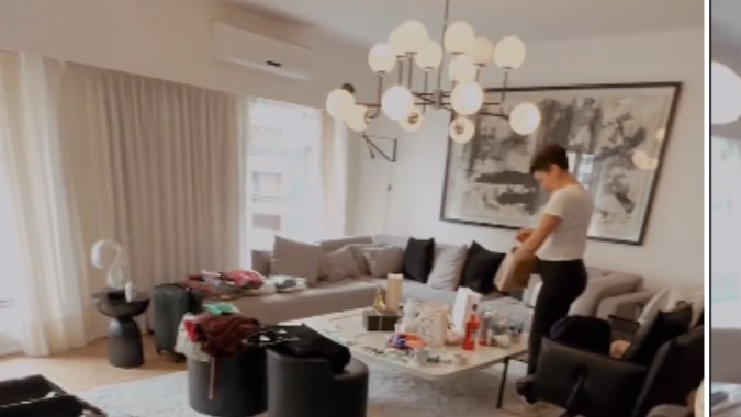 Karina Banda empacó con la ayuda de una persona que se convirtió en su sombra en Argentina (Karina Banda/Instagram)