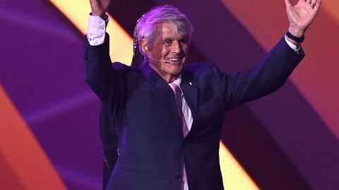 Bora Milutinovic durante el sorteo final de la Copa Mundial de la FIFA Qatar 2022.