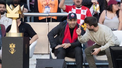 Gerard Piqué junto a Gerard Romero en la final de la Kings League.