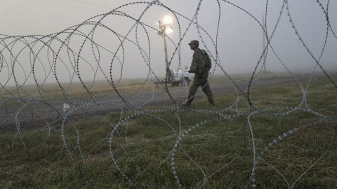 El Ejército y el DHS mantienen intensas acciones en la frontera contra el tráfico de droga.