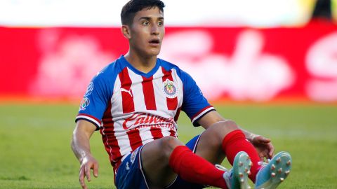 Alejandro Zendejas con las Chivas en el Apertura 2019.