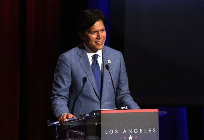 Los Angeles mayoral candidate Kevin de Leon is introduced during the candidates' debate at USC's Bovard Auditorium, March 22, 2022 in Los Angeles. (Photo by Myung J. Chun / POOL / AFP) (Photo by MYUNG J. CHUN/POOL/AFP via Getty Images)