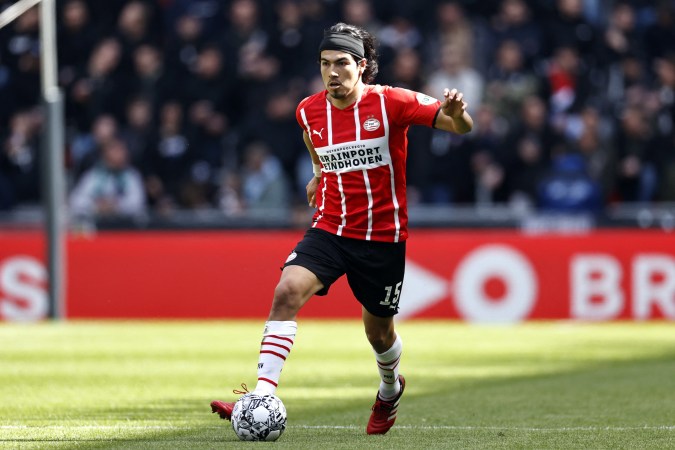Erick Gutiérrez, jugador mexicano del PSV de Países Bajos.