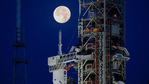 NASAs Artemis I Moon rocket sits at Launch Pad Complex 39B at Kennedy Space Center, in Cape Canaveral, Florida, on June 15, 2022. - NASA is aiming for June 18, for the beginning of the next wet dress rehearsal test of the agencys Space Launch System (SLS) at the Kennedy Space Center, with tanking operations on June 20. (Photo by Eva Marie UZCATEGUI / AFP) (Photo by EVA MARIE UZCATEGUI/AFP via Getty Images)