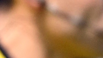 Nicolás Larcamón terminó con la camiseta rota en el juego contra América.g