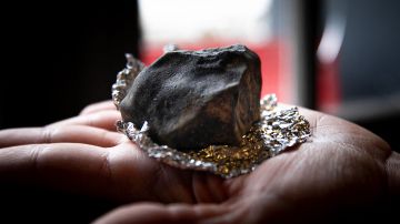 Cazadores de meteoritos están borrando datos de miles de millones de años por uso de imanes manuales