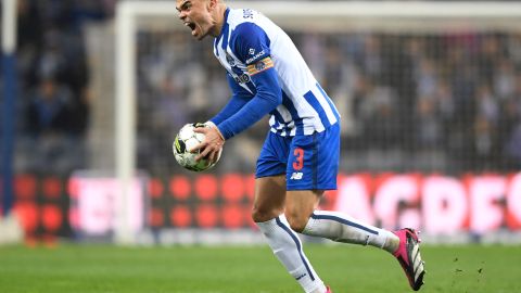 Pepe jugando con el Porto de Portugal.