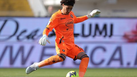 Guillermo Ochoa, arquero mexicano de la Salernitana.