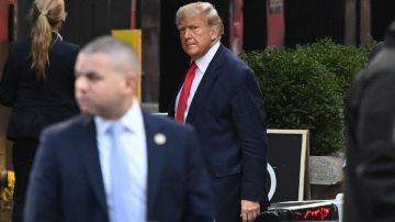 Donald Trump sale de la corte Nueva York tras declararse “no culpable” y entregarse a las autoridades