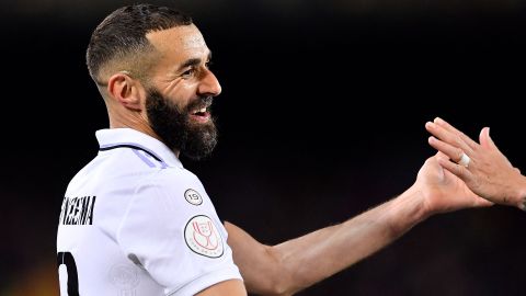 Karim Benzema celebrando gol ante el FC Barcelona.