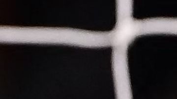 El arquero salió visiblemente afectado y con su mano en el pecho.