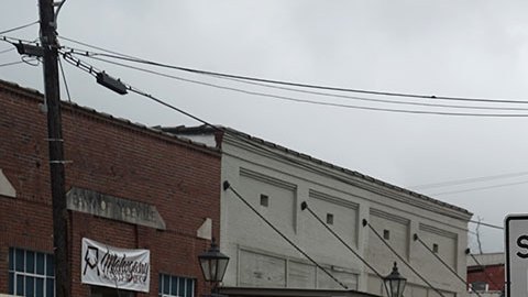 Dos jóvenes son arrestados por tiroteo en fiesta de cumpleaños en Dadeville, Alabama