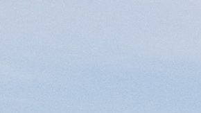 Un aliviadero facilita la salida de agua en exceso en el lago Oroville, en California.