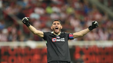 José de Jesús Corona con el Cruz Azul en la Liga MX.