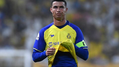 Cristiano Ronaldo con la playera de Al Nassr.