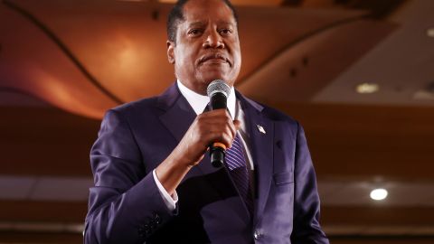 Larry Elder fue derrotado en la campaña para destituir al gobernador de California Gavin Newsom.