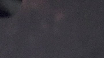 Kayvon Thibodeaux posa tras ser seleccionado por New York Giants en el draft.