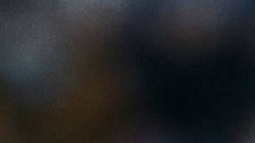 Norma Palafox (d) disputa un balón con Alicia Cervantes (i).