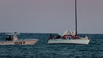 Interceptan a 13 inmigrantes en una embarcación cerca de Miami