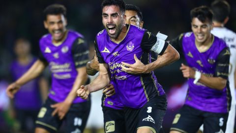 Jugadores del Mazatlán FC celebran un gol.