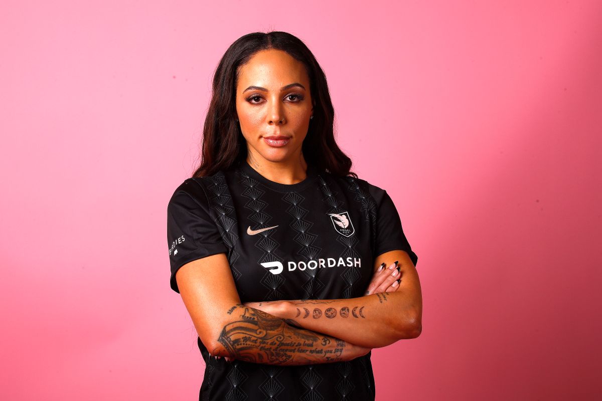 La futbolista estadounidense Sydney Leroux estalla contra el videojuego