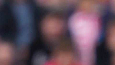 César montes ante el Girona.